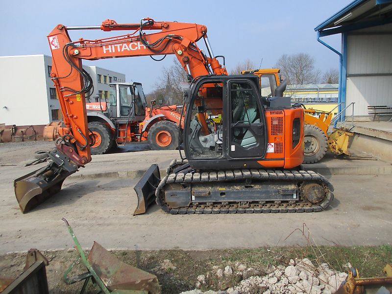 Used Hitachi Track excavator for sale - us.baupool.com
